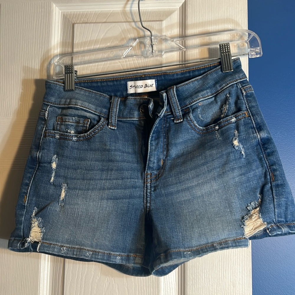 Studio Blue mid to low rise denim shorts size 0